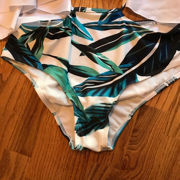 NWT Zaful White & Green Tropical Swimsuit Set (XL) - Picture 5 of 16